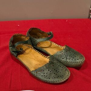 PIKOLINOS Green Cut-Out Flats